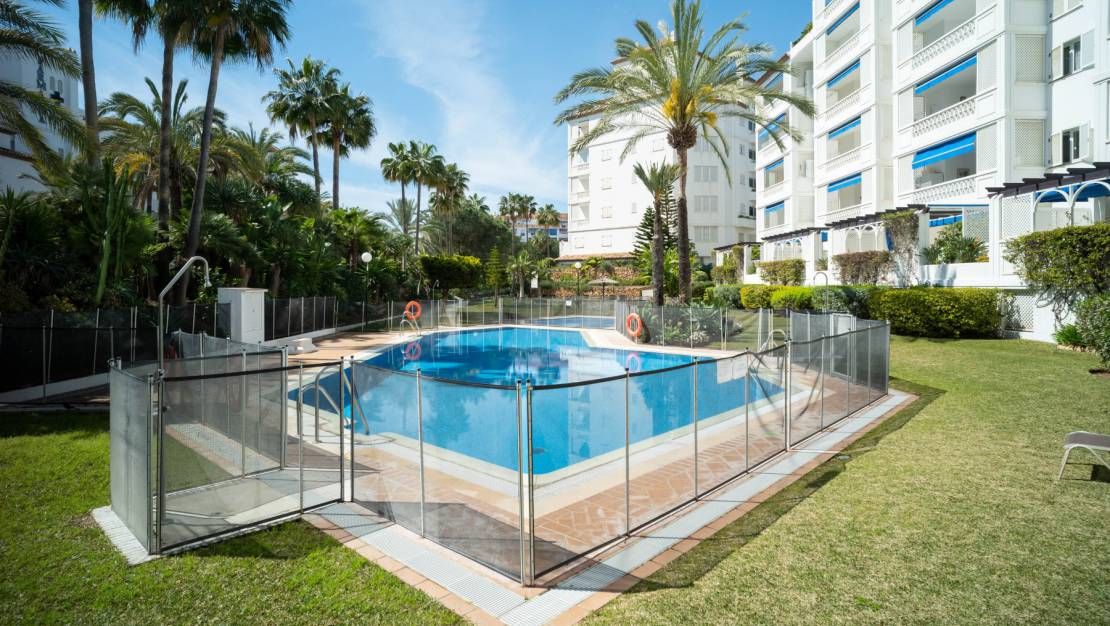 Resale - Apartment - Marbella - Puerto Banús