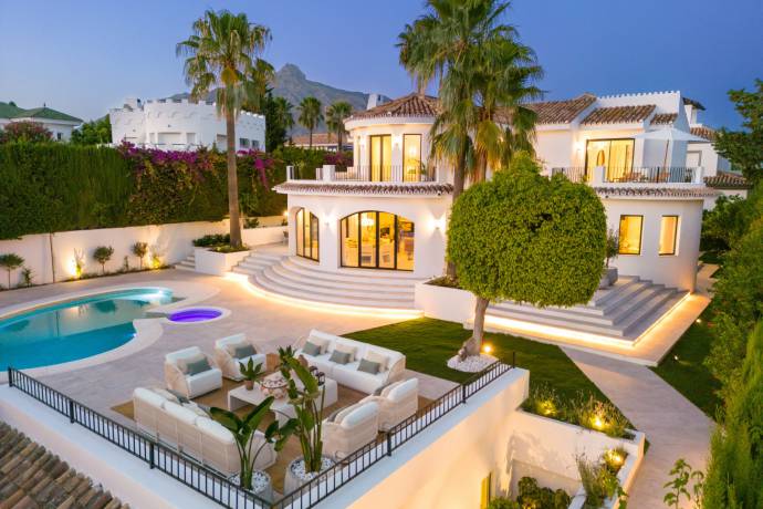 Villa - Biens d'occasion - Marbella - Nueva Andalucia, Aloha